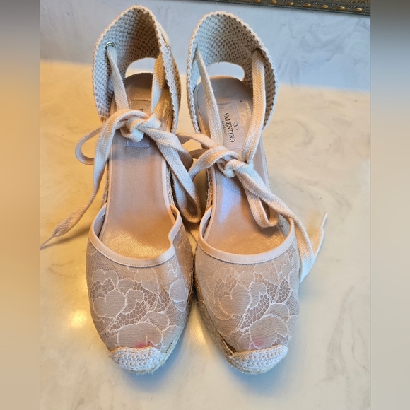 Valentino Garavani Shoes - Valentino Garavani Beige Lace Espadrille Lace Up Wedges Size 39